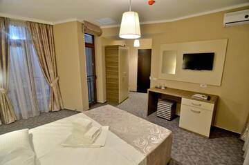 Двухместный номер с 1 кроватью и балконом в Отеле Lucas Boutique Hotel